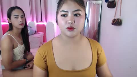 lovely_shine online show from February 2026 03:27:02 AM