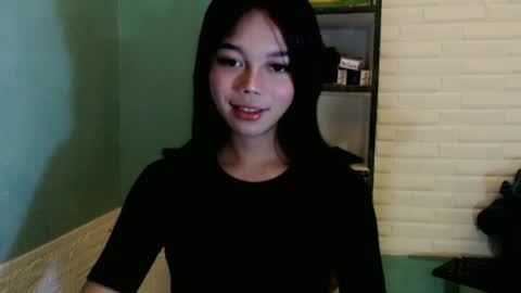 Snapshot of lovely_thea_xoxo chatting on June 2026 06:29:02 AM Thea online show from June 2026 06:29:02 AM