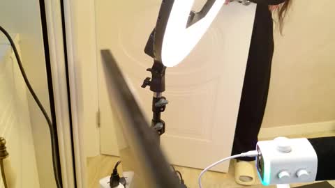 Snapshot of lovelybeatricee chatting on March 2026 06:41:02 AM Beatrice online show from March 2026 06:41:02 AM