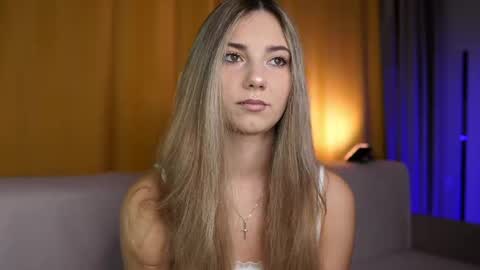 lovelygracee online show from April 2026 02:47:02 PM