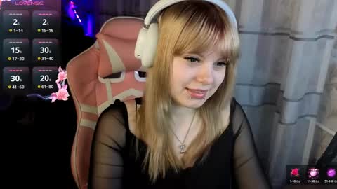 Snapshot of lovelykristii chatting on May 2026 09:53:01 PM hristie online show from May 2026 09:53:01 PM