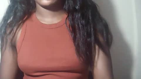 lovelylarra online show from April 2026 10:23:01 AM