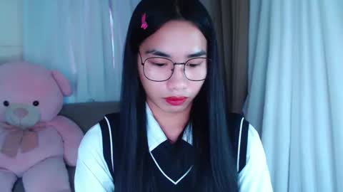 Snapshot of lovelymae18 chatting on December 2024 04:13:02 AM lovelymae18 online show from December 2024 04:13:02 AM