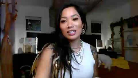 lovelyxmacii online show from October 2025 04:55:02 AM