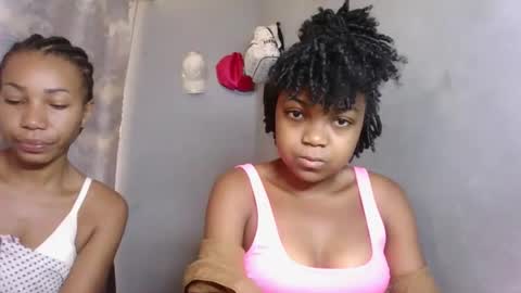 lovemarie08 online show from April 2026 06:02:02 AM