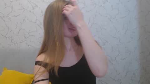 Snapshot of lovepeanutgirl chatting on February 2025 01:06:01 PM Mary Love online show from February 2025 01:06:01 PM
