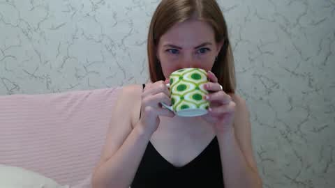 Snapshot of lovepeanutgirl chatting on October 2025 03:34:04 PM Mary Love online show from October 2025 03:34:04 PM