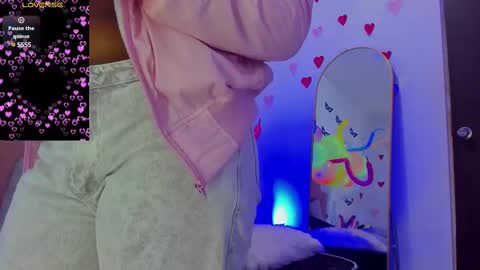 L O V E  online show from March 2025 12:01:02 PM