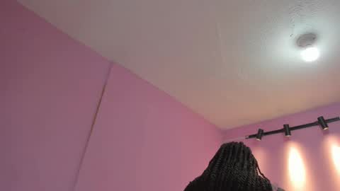 L O V E  online show from December 2025 12:03:02 PM