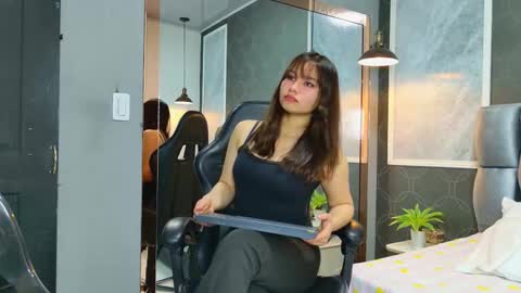 Love  online show from November 2025 08:30:02 PM