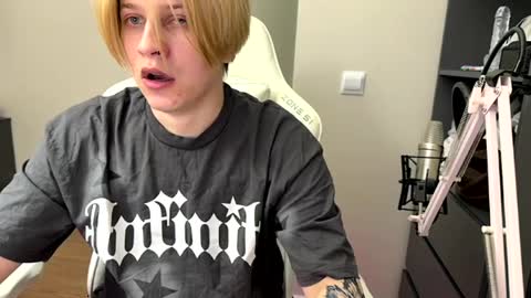 Snapshot of loverria chatting on April 2026 11:30:02 AM loverria online show from April 2026 11:30:02 AM