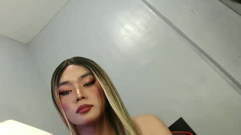 lovers moon22 online show from October 2025 01:11:01 PM