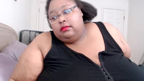 Snapshot of loves_aura chatting on June 2026 12:27:02 AM Alyson online show from June 2026 12:27:02 AM
