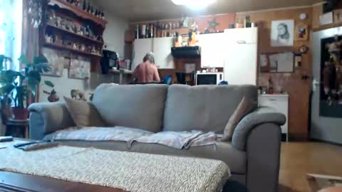 Snapshot of lovetobenaked10 chatting on January 2025 12:06:01 PM aaron online show from January 2025 12:06:01 PM