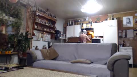 Snapshot of lovetobenaked10 chatting on February 2025 06:00:02 PM aaron online show from February 2025 06:00:02 PM