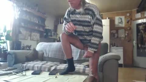 Snapshot of lovetobenaked10 chatting on November 2025 12:05:02 PM aaron online show from November 2025 12:05:02 PM