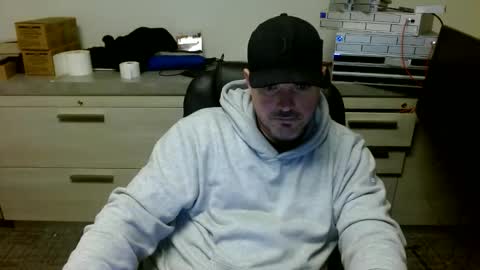 Snapshot of lovetofps chatting on May 2026 06:59:01 PM Love2Game online show from May 2026 06:59:01 PM