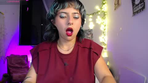 loving_alma online show from April 2026 03:33:02 AM