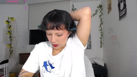 Snapshot of loving_alma chatting on June 2026 03:44:02 AM loving_alma online show from June 2026 03:44:02 AM