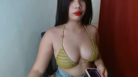 loving_ellah19 online show from October 2025 10:00:02 AM