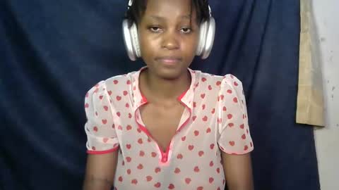 lovly_lastborn online show from October 2025 10:23:02 AM