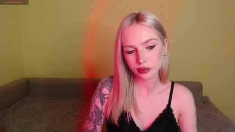 Snapshot of lowerfrancis chatting on April 2026 07:58:02 PM Viola online show from April 2026 07:58:02 PM