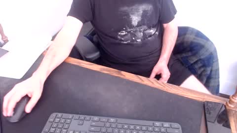 lreed090 online show from March 2025 06:01:02 PM