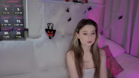 Lua online show from October 2025 07:14:02 PM