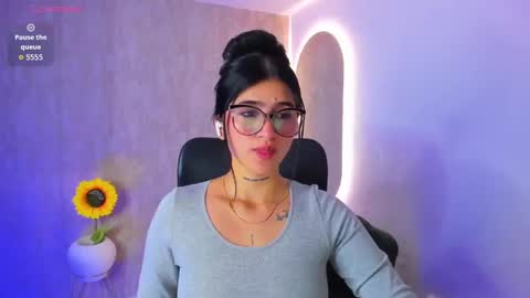 Luana online show from October 2025 12:01:02 PM