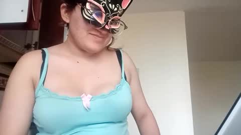 luanapowerful online show from December 2025 07:44:01 PM