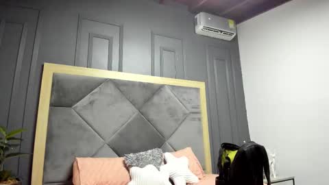 luca_morettii online show from November 2025 12:06:01 PM