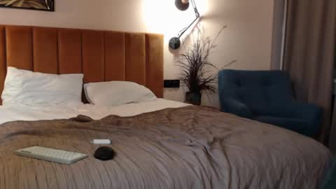 lucacharm online show from February 2025 03:11:01 AM