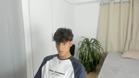 lucacosta19 online show from May 2026 07:41:01 PM