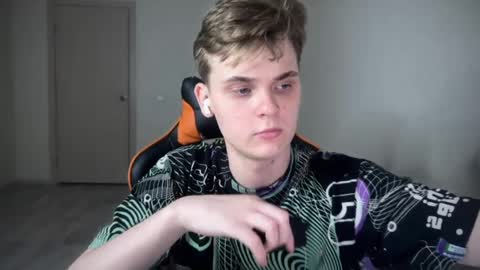 Lucas Gill online show from December 2024 02:13:01 PM