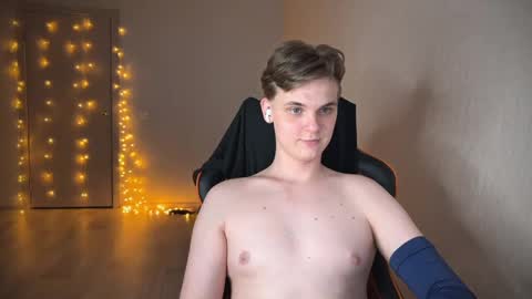 Lucas Gill online show from January 2025 04:27:01 AM