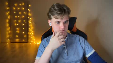 Lucas Gill online show from January 2025 03:57:02 AM