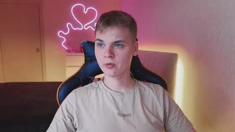 Lucas Gill online show from September 2025 02:46:01 AM