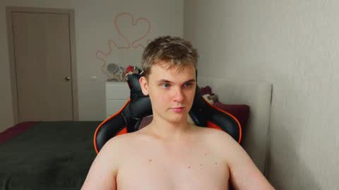 Lucas Gill online show from September 2025 04:39:02 AM