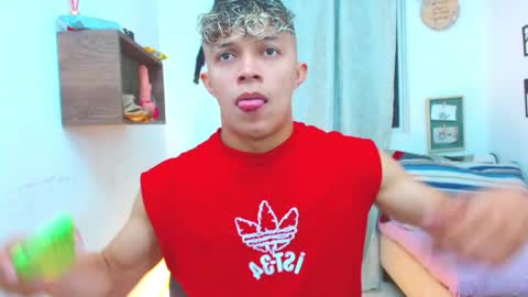 Lucas Luxx online show from September 2025 01:12:02 PM