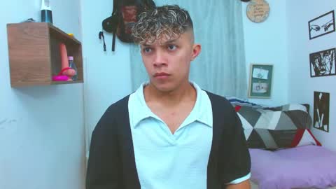 Lucas Luxx online show from October 2025 01:31:01 PM