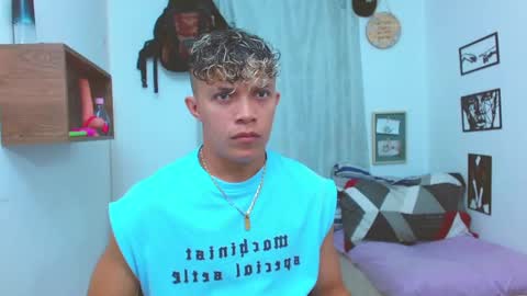 Lucas Luxx online show from October 2025 12:57:02 PM