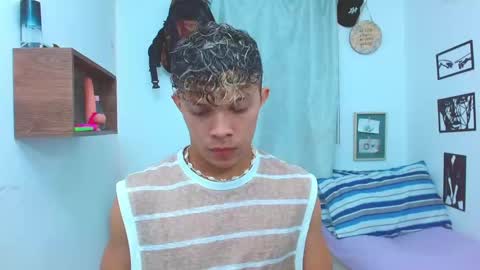 Lucas Luxx online show from October 2025 01:55:02 PM