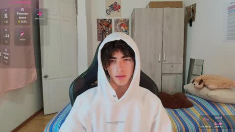 lucas_xo online show from April 2026 03:26:01 AM