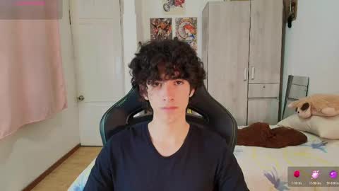 lucas_xo online show from April 2026 12:44:02 AM