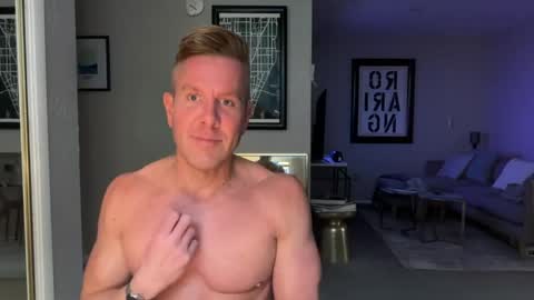 Snapshot of lucasjake chatting on May 2026 01:44:01 AM Lucas Jake online show from May 2026 01:44:01 AM