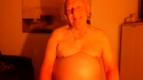 Snapshot of lucbottom031249 chatting on May 2026 03:33:02 AM lucbottom031249 online show from May 2026 03:33:02 AM