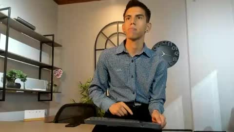 Snapshot of lucca_moreti chatting on May 2026 03:33:02 AM Lucca Moreti online show from May 2026 03:33:02 AM
