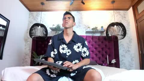 Snapshot of lucca_moreti chatting on May 2026 03:35:01 AM Lucca Moreti online show from May 2026 03:35:01 AM