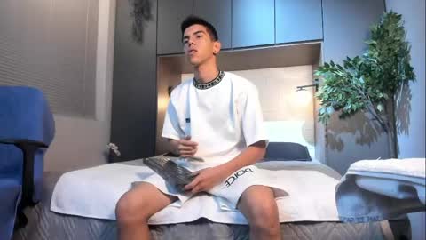 Snapshot of lucca_moreti chatting on May 2026 03:36:01 AM Lucca Moreti online show from May 2026 03:36:01 AM