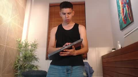 Snapshot of lucca_moreti chatting on May 2026 03:36:02 AM Lucca Moreti online show from May 2026 03:36:02 AM